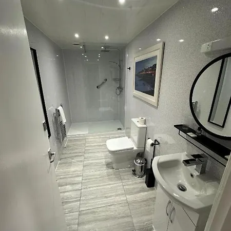 Hotel Oyo West Rocks Townhouse AEGON International Esterno foto