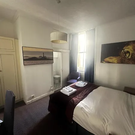 Hotel Oyo West Rocks Townhouse AEGON International Esterno foto