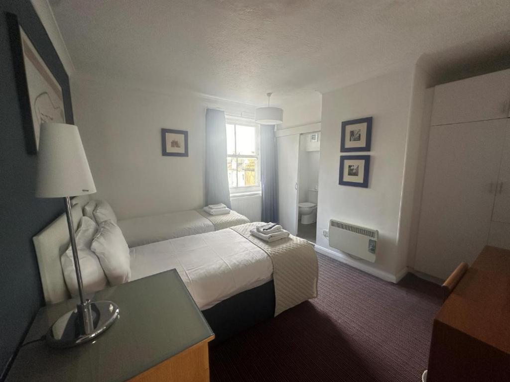 Oyo West Rocks Townhouse AEGON International