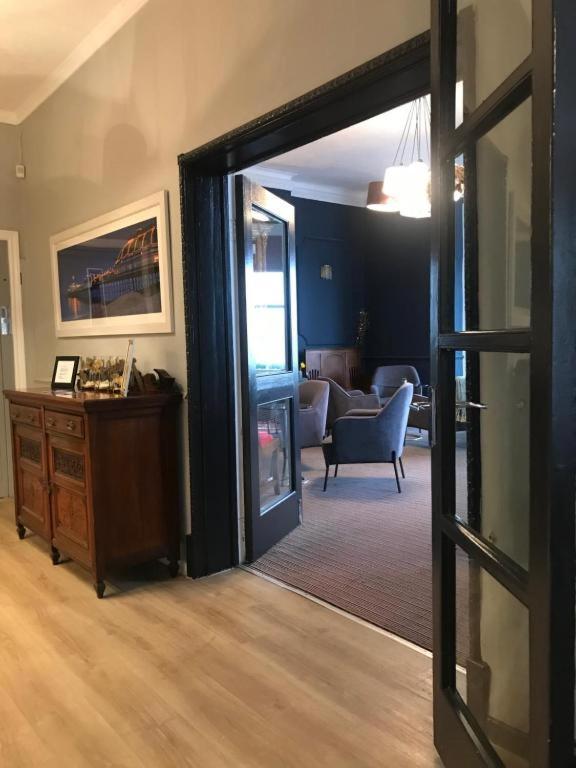Hotel Oyo West Rocks Townhouse 3*